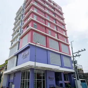Myspace Comembo Hotel Taguig