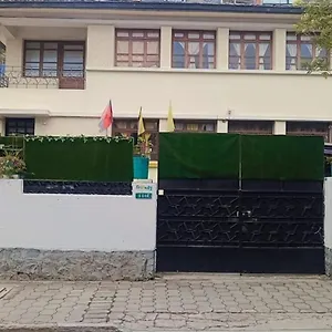 Friendly House & 2 Bed & Breakfast Quito